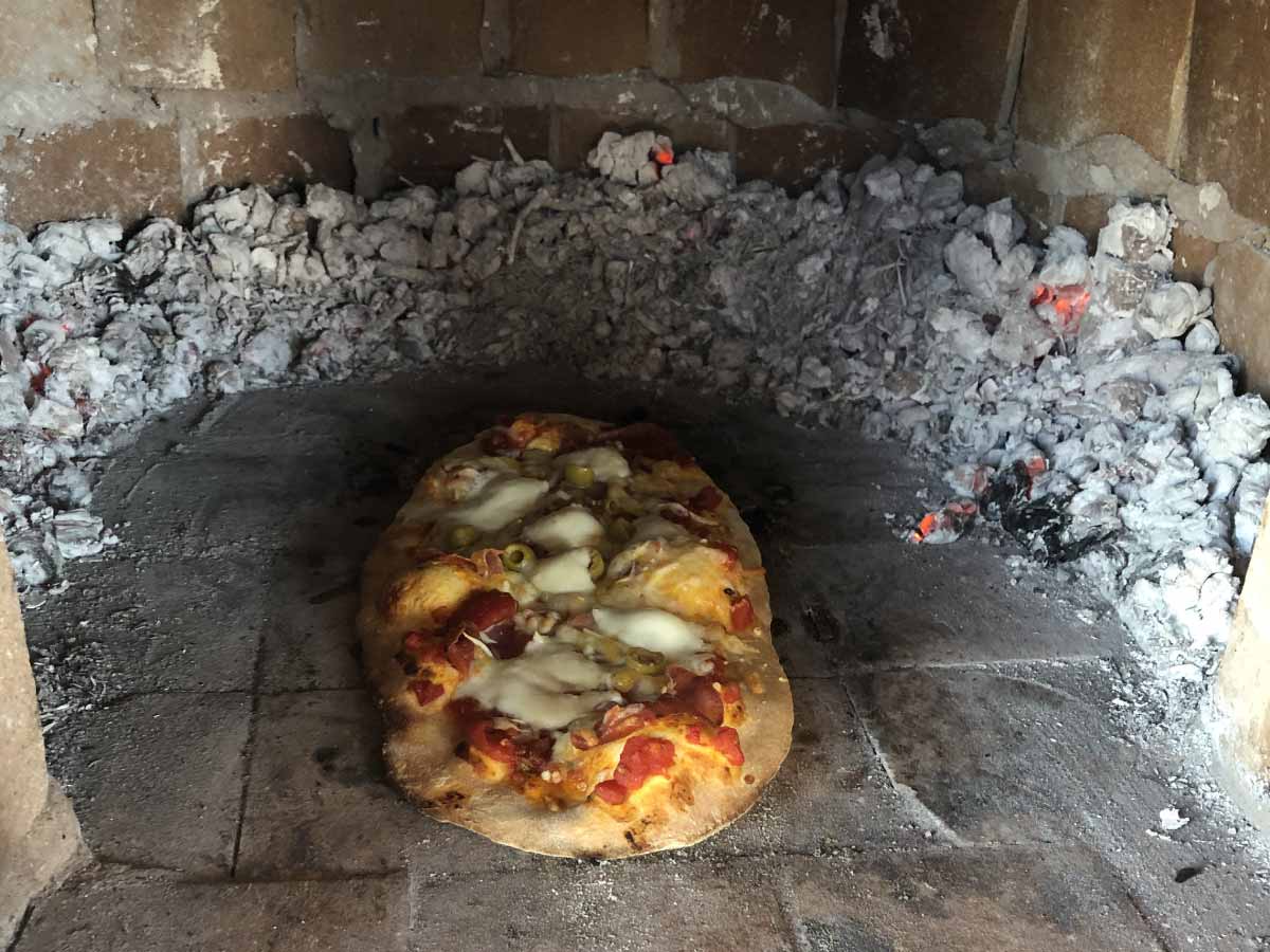 Casarse huella Mutuo Pizza al horno de leña ¿cómo debo hacerla? | Amasable