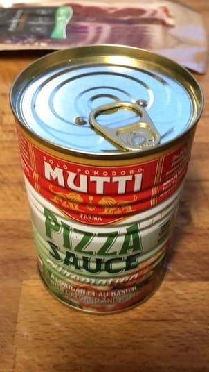 Bote de tomate para pizza de la marca Mutti